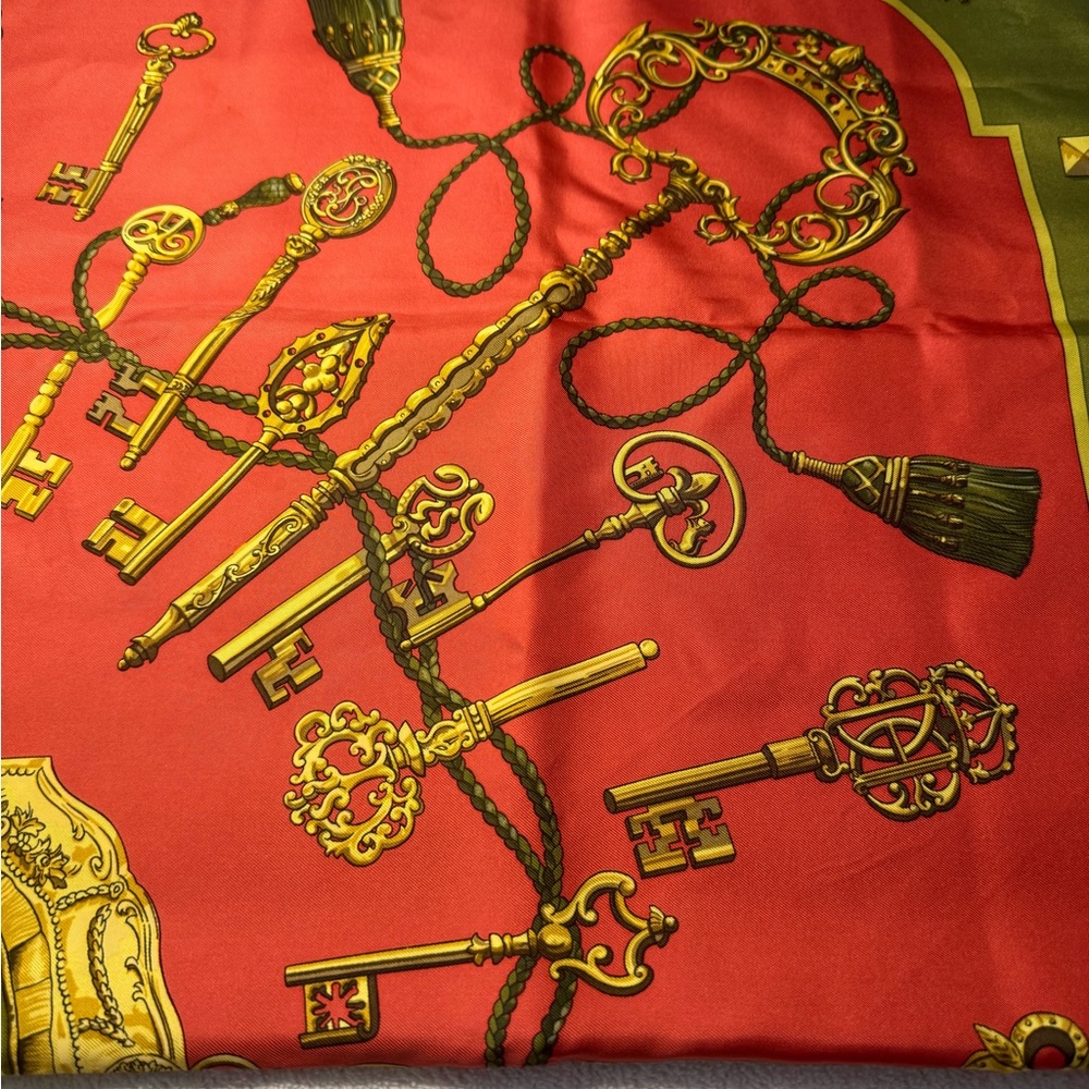 Hermes scarf Carre 90 100% Silk - Picture 2 of 10